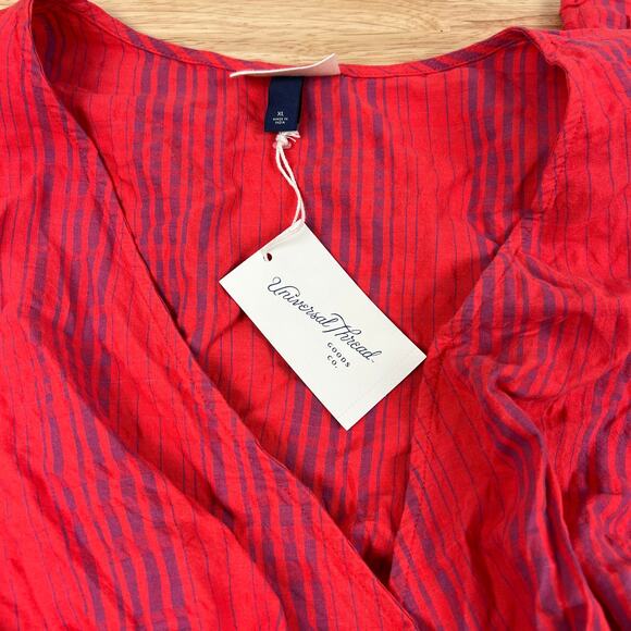 Universal Thread Women's Red Striped Cropped Wrap Shirt - Size XL - NWT - Picture 3 of 7